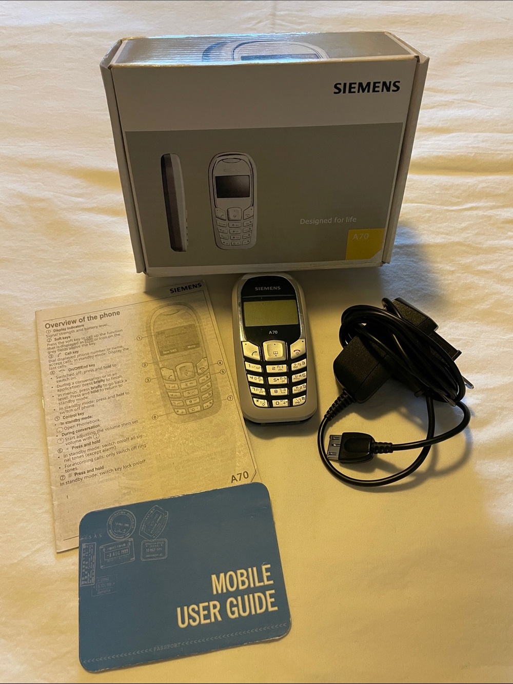 Siemens A70 Classic Mobile Phone in Silver/Black with Charger